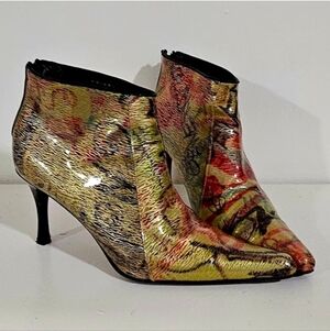 Costa Blanca/Ankle boots/ Patent leather/Vibrant/ Graffiti print/Stiletto heel